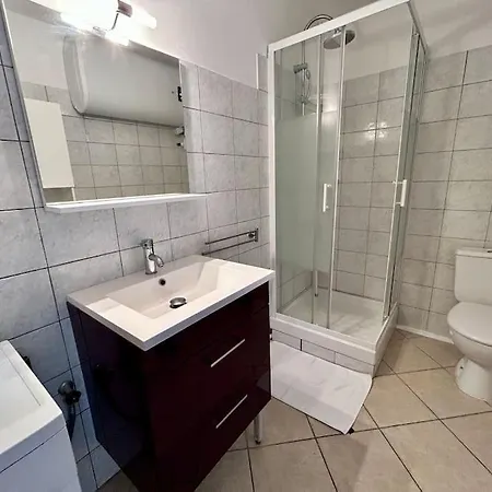 T3 6 Personnes Avec Terrasse, Wifi, Climatisation *