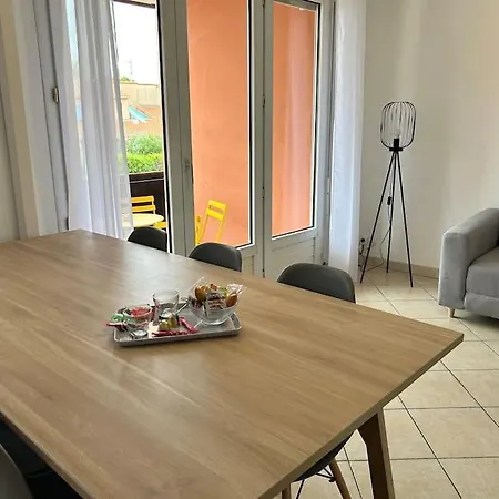 T3 6 Personnes Avec Terrasse, Wifi, Climatisation דירה